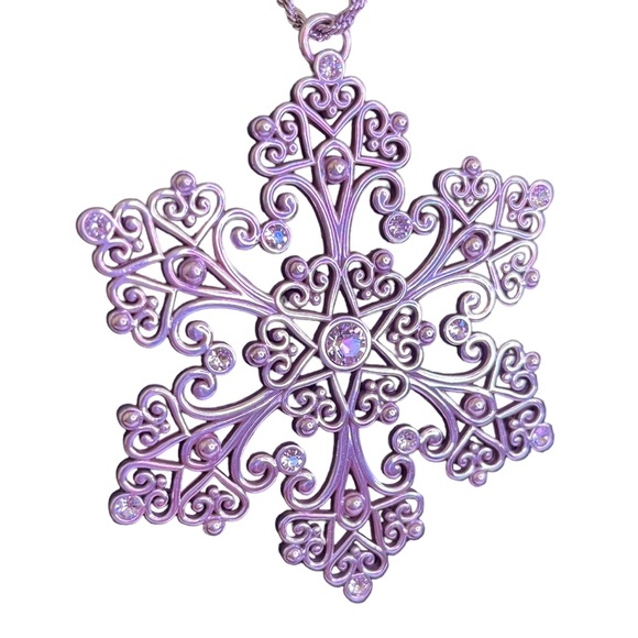 Silver Tone Snowflake Pendant Necklace - Picture 1 of 8